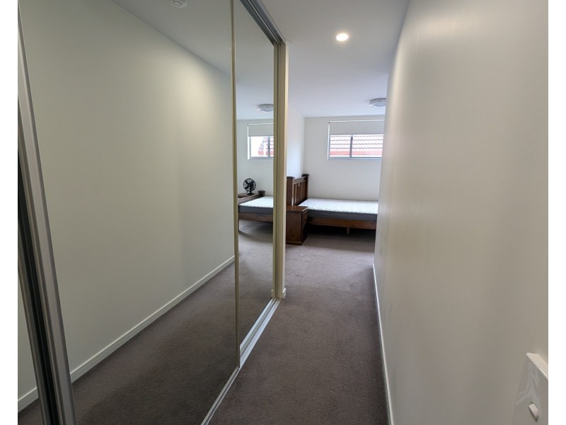 8/22 Lather Street, Southport QLD 4215