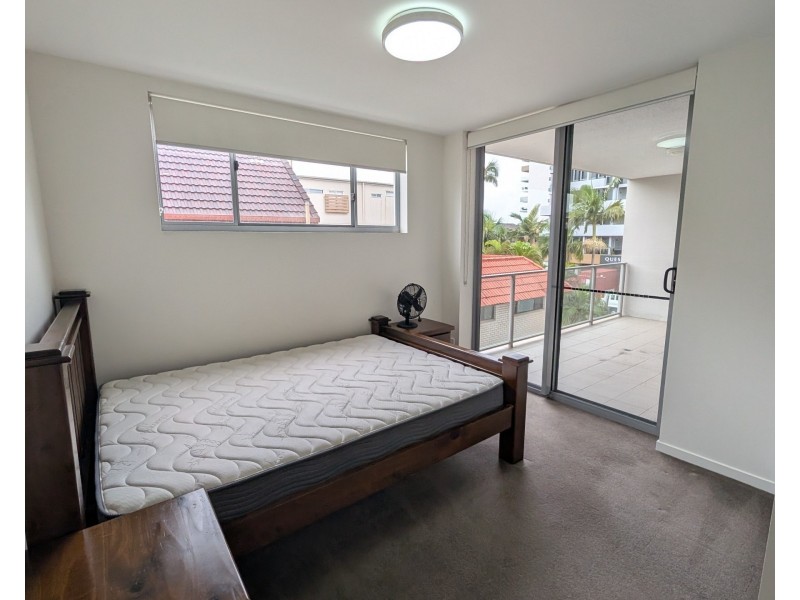 8/22 Lather Street, Southport QLD 4215