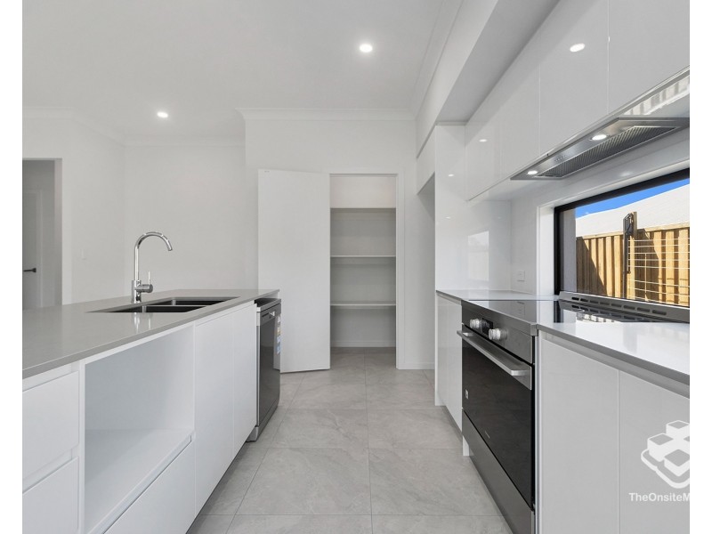 5 Legacy Drive, Flinders View QLD 4305