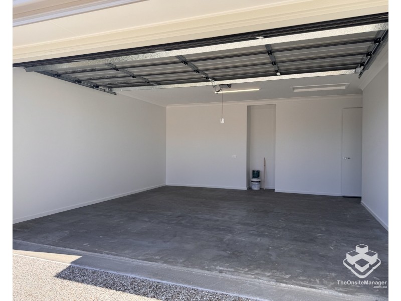 211 Shalloak Street, Park Ridge QLD 4125