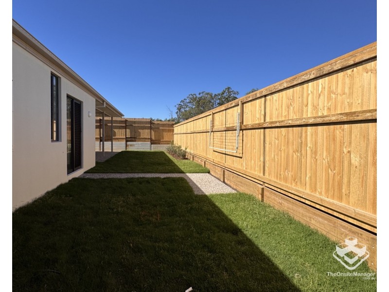 211 Shalloak Street, Park Ridge QLD 4125