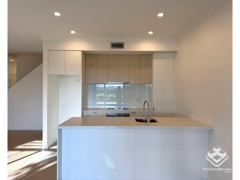 24/3400 Panorama Drive, Carrara QLD 4211