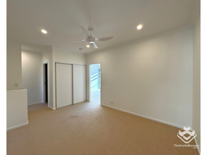 24/3400 Panorama Drive, Carrara QLD 4211