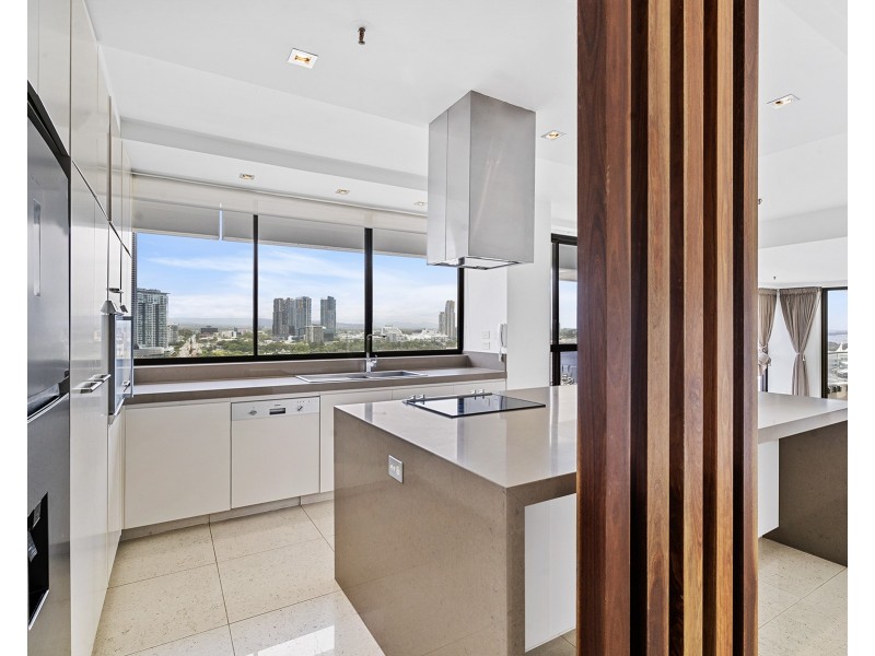 ID:21179954/14 MacArthur Parade, Main Beach QLD 4217
