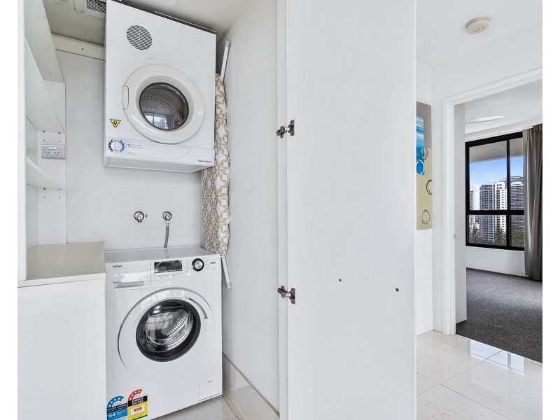 ID:21179954/14 MacArthur Parade, Main Beach QLD 4217