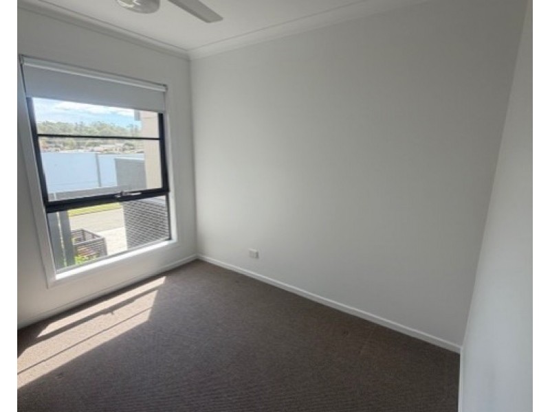 ID:21180009/61 Railway Parade, Nudgee QLD 4014