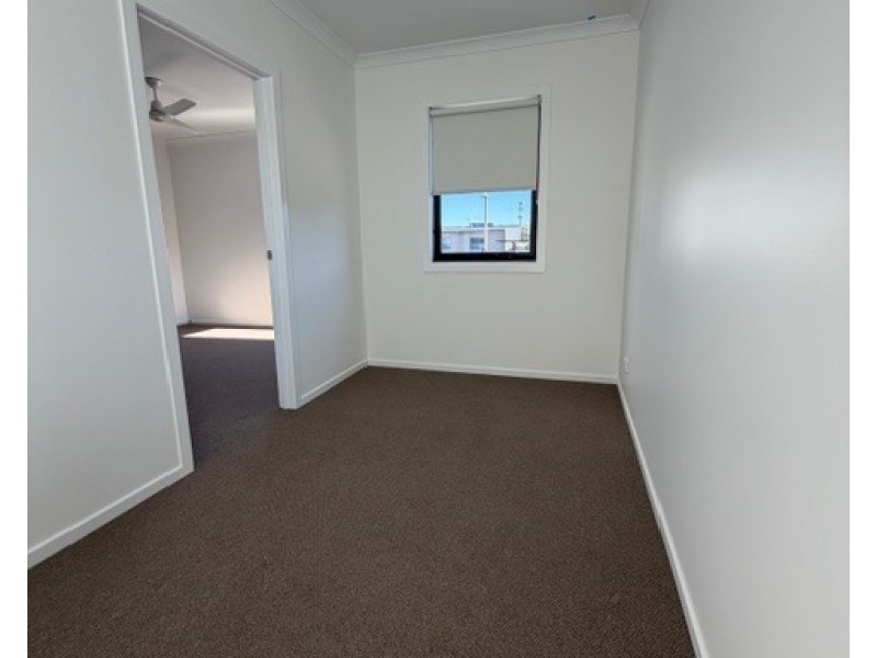 ID:21180009/61 Railway Parade, Nudgee QLD 4014