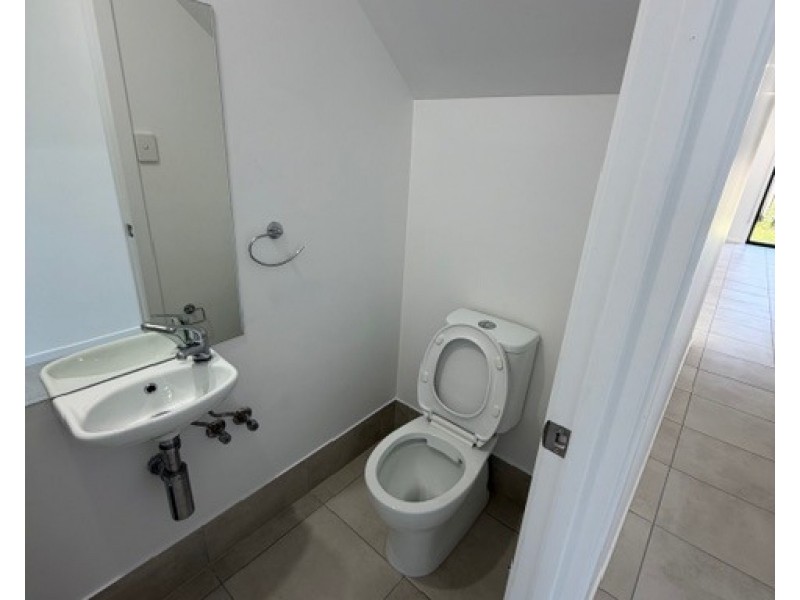 ID:21180009/61 Railway Parade, Nudgee QLD 4014