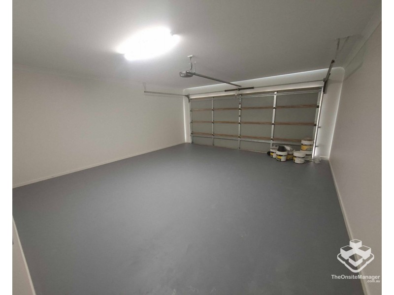 10 Peace Circuit, White Rock QLD 4306
