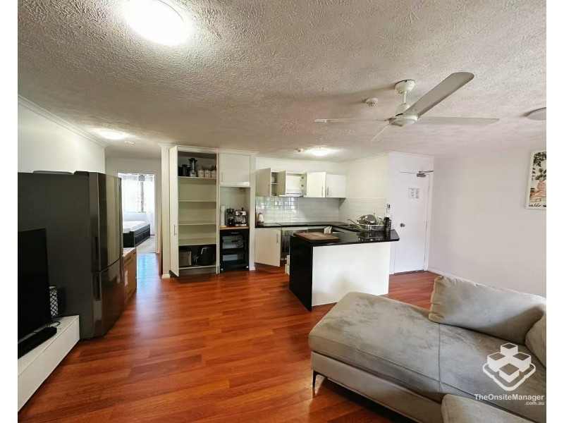 37/38 Enderley Avenue, Surfers Paradise QLD 4217
