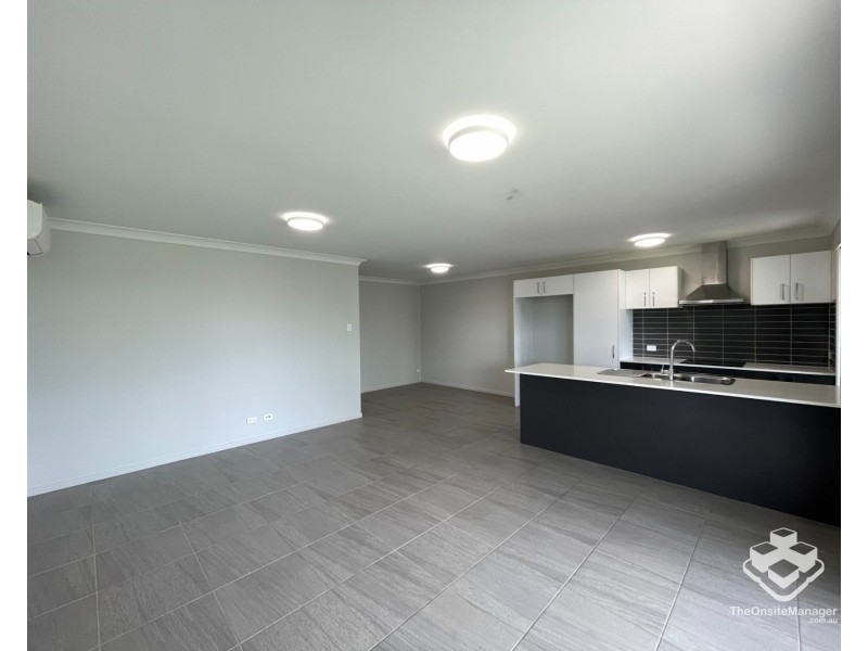 1/674 Foxwell Road, Coomera QLD 4209