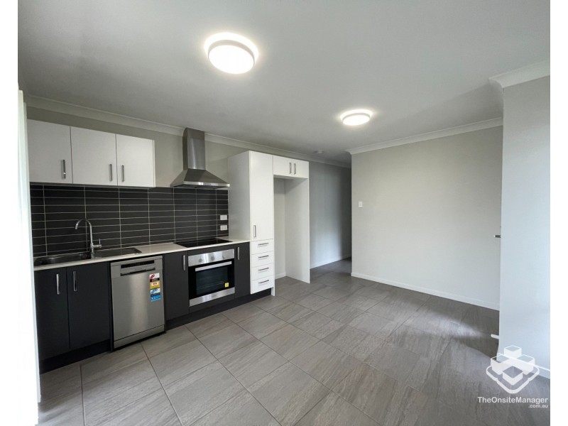2/674 Foxwell Road, Coomera QLD 4209