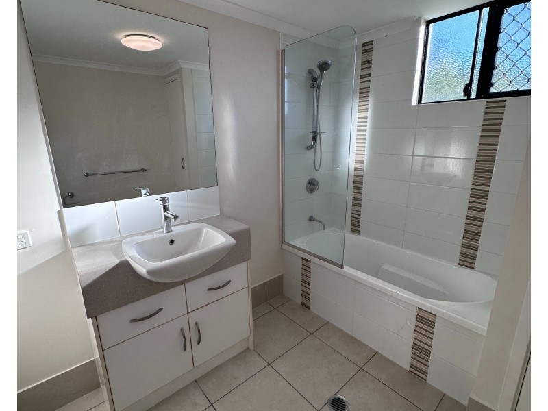 ID:21180224/6-24 Henry St, West End QLD 4810