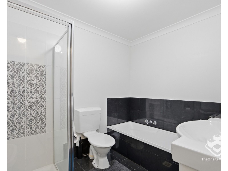 2070/6 Crestridge Crescent, Oxenford QLD 4210