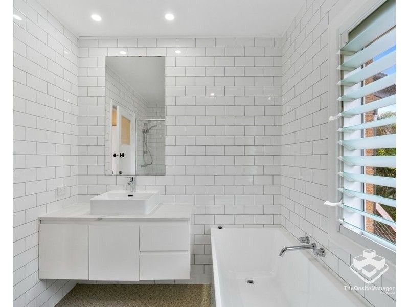 55 Regent Street, Wynnum West QLD 4178