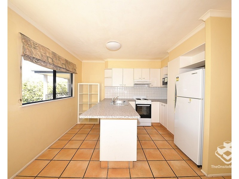 8/260 Sir Fred Schonell Drive, St Lucia QLD 4067