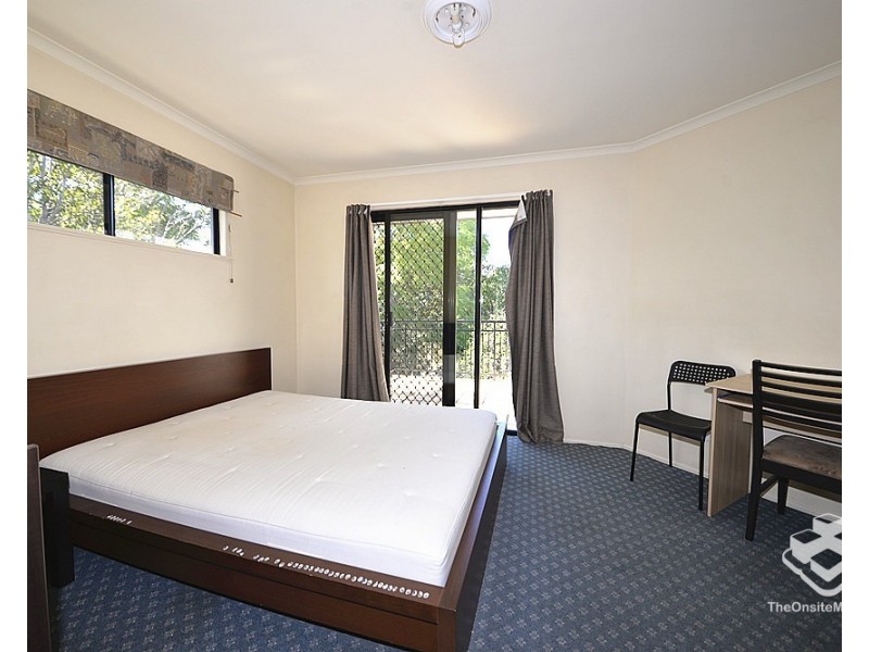 8/260 Sir Fred Schonell Drive, St Lucia QLD 4067