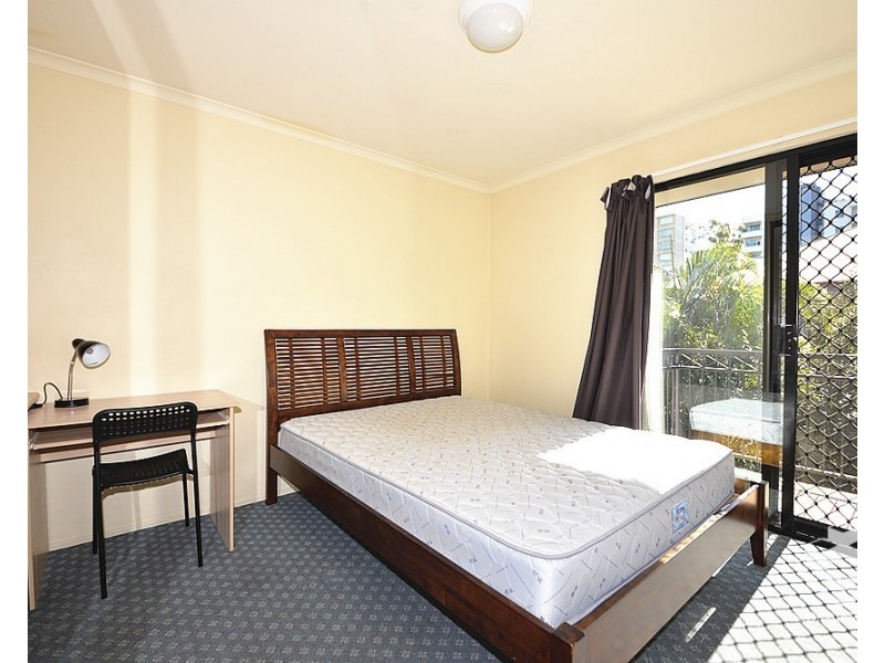 8/260 Sir Fred Schonell Drive, St Lucia QLD 4067