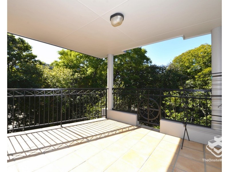 8/260 Sir Fred Schonell Drive, St Lucia QLD 4067