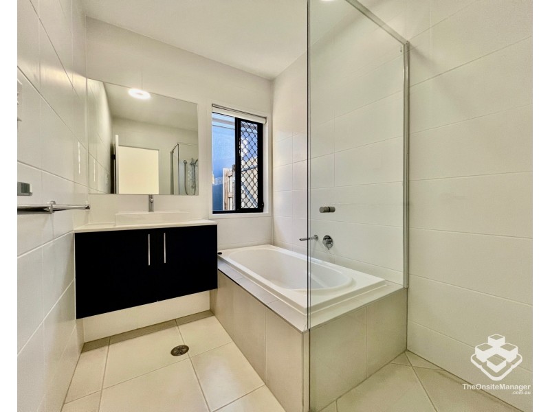 77 Loupos Street, Pallara QLD 4110