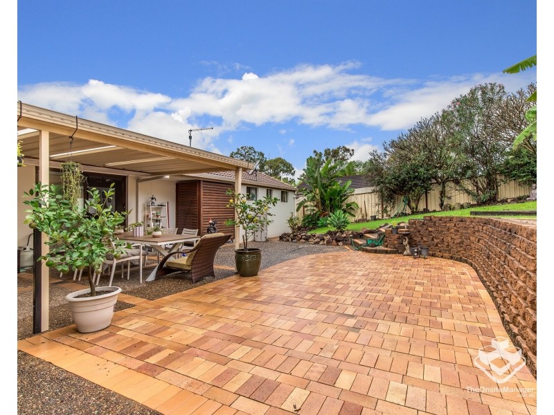 4 Nowra Court, Helensvale QLD 4212