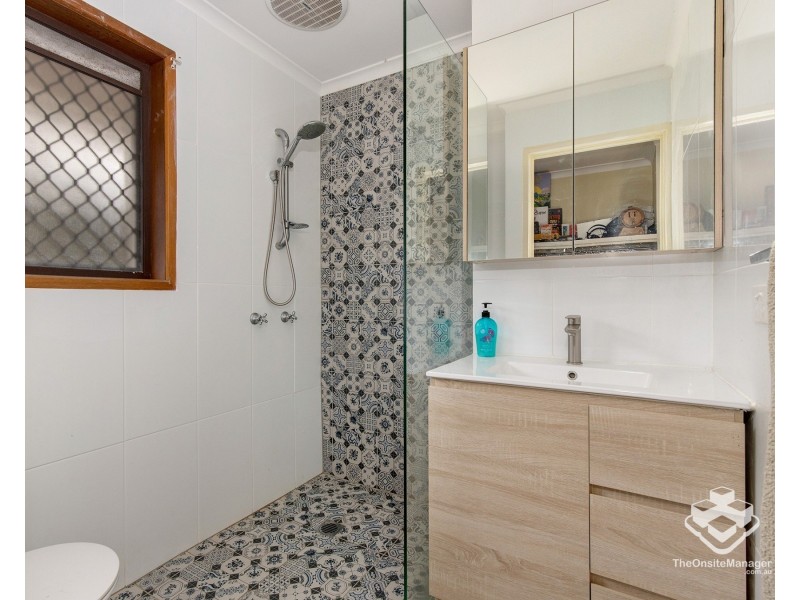 4 Nowra Court, Helensvale QLD 4212