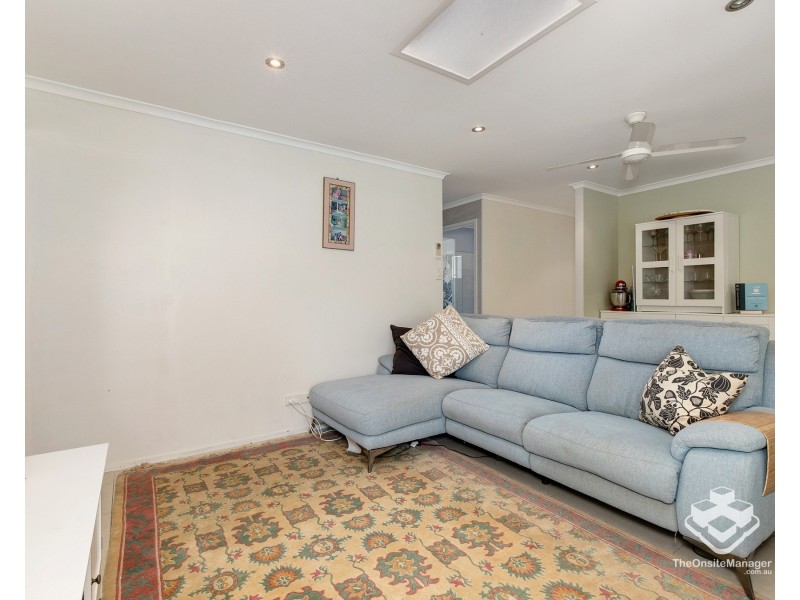 4 Nowra Court, Helensvale QLD 4212
