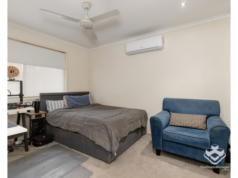 4 Nowra Court, Helensvale QLD 4212