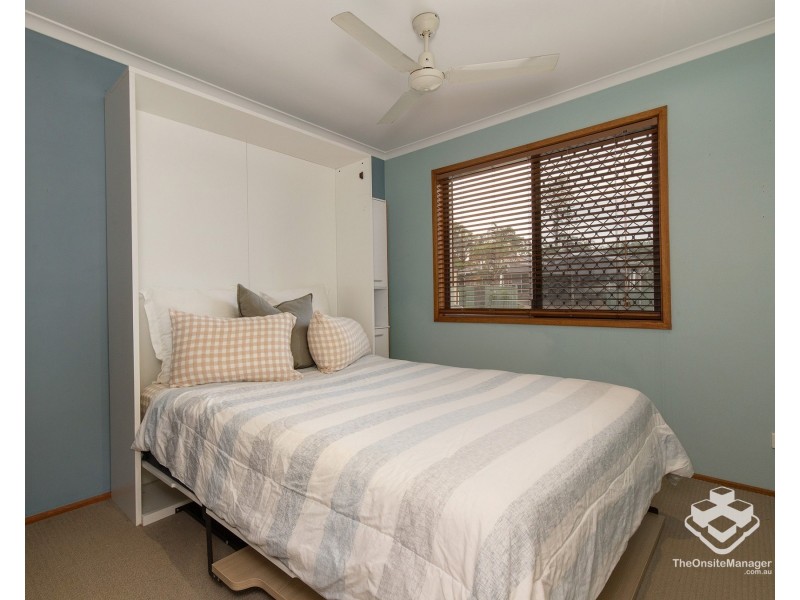 4 Nowra Court, Helensvale QLD 4212