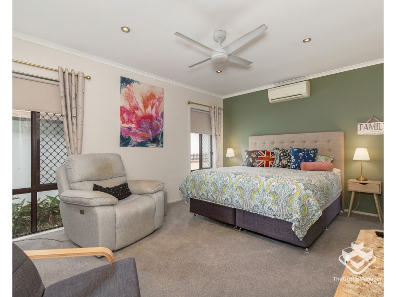 4 Nowra Court, Helensvale QLD 4212