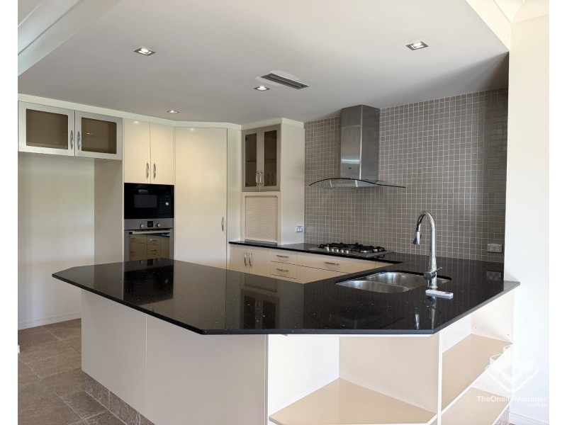 2102/1 The Vistas Drive, Carrara QLD 4211