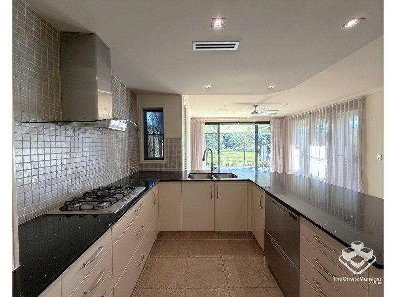 2102/1 The Vistas Drive, Carrara QLD 4211
