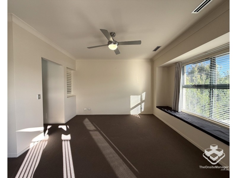 2102/1 The Vistas Drive, Carrara QLD 4211