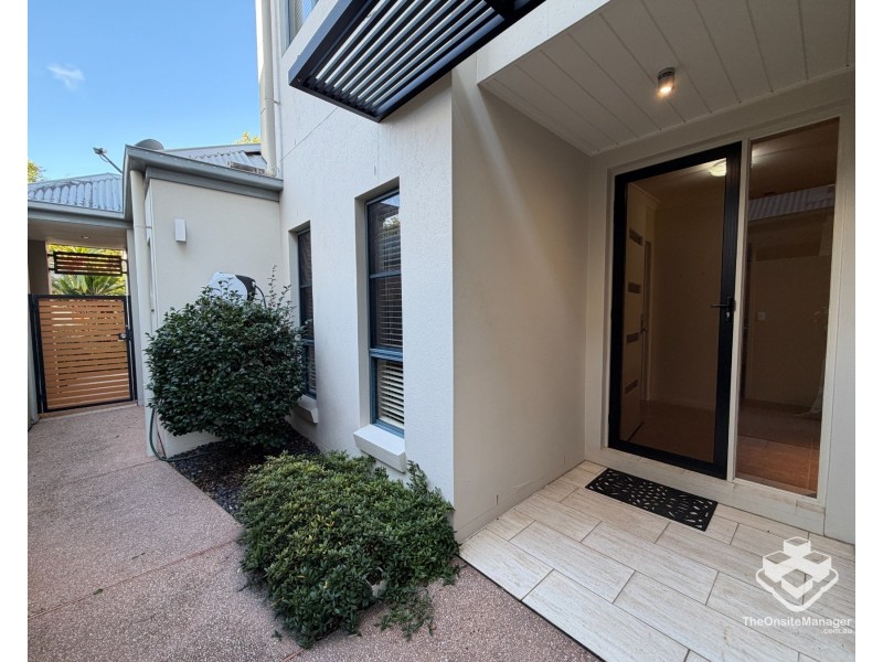 2102/1 The Vistas Drive, Carrara QLD 4211