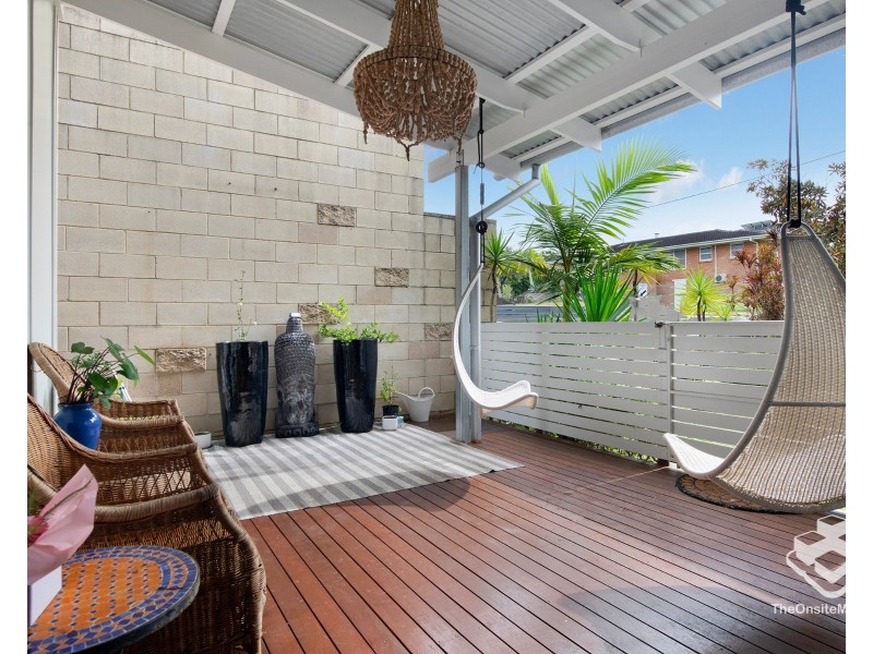 16 Walter Street, Labrador QLD 4215