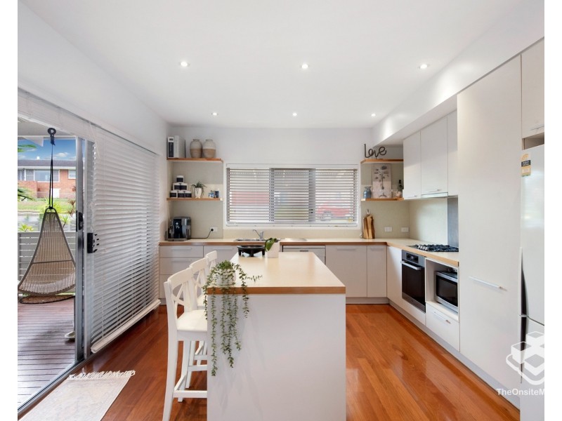 16 Walter Street, Labrador QLD 4215