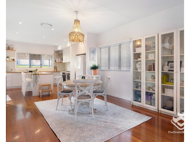 16 Walter Street, Labrador QLD 4215