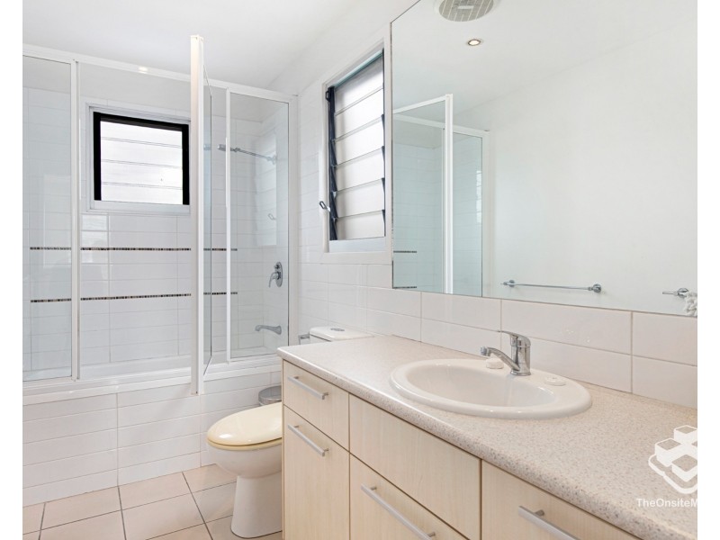 16 Walter Street, Labrador QLD 4215
