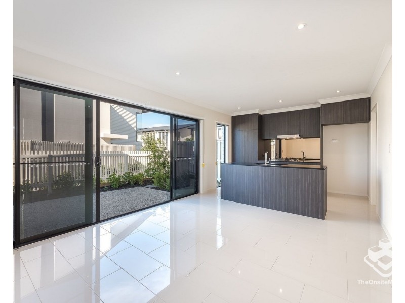 34/1 Ancora Crescent, Hope Island QLD 4212