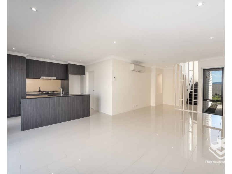 34/1 Ancora Crescent, Hope Island QLD 4212