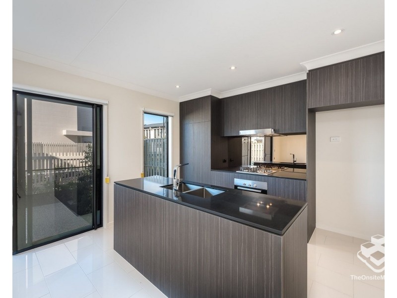 34/1 Ancora Crescent, Hope Island QLD 4212