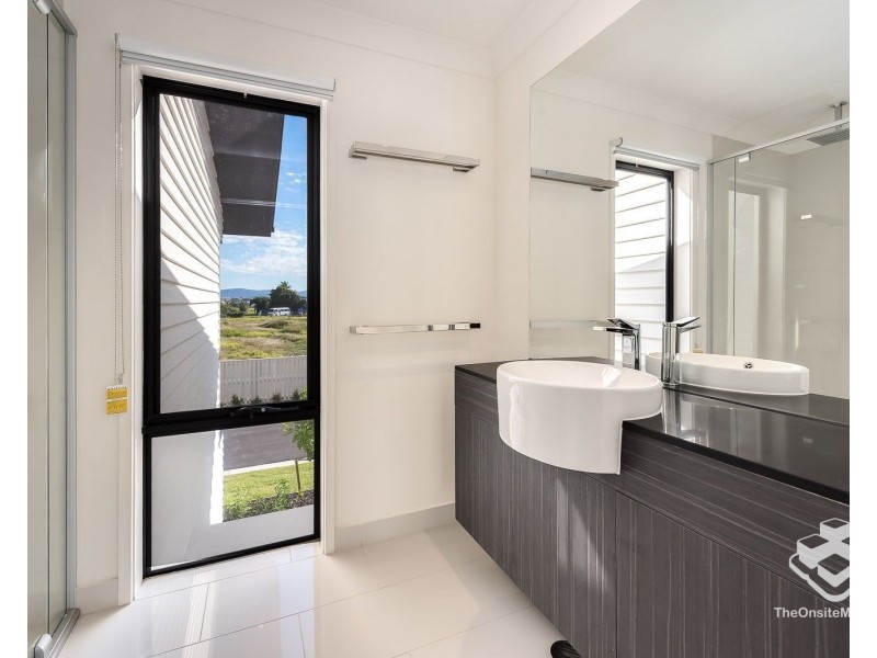 34/1 Ancora Crescent, Hope Island QLD 4212