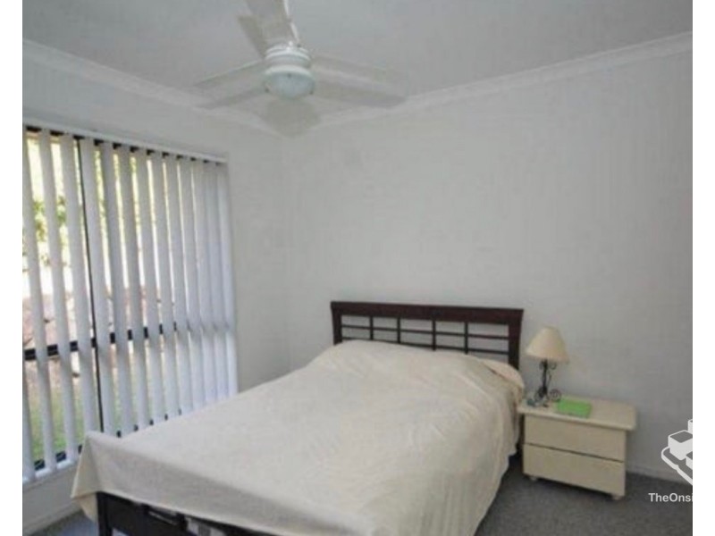 5 Buffalo Crescent, Pacific Pines QLD 4211