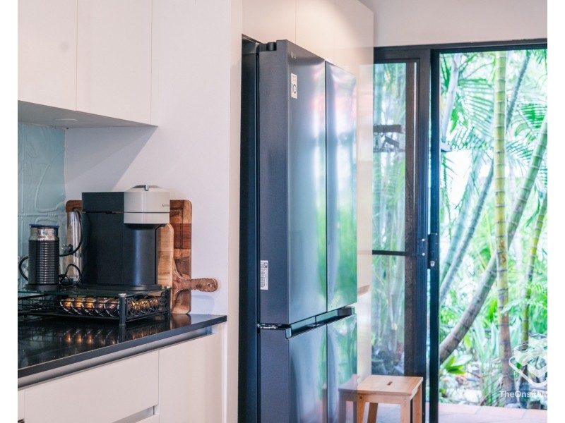 ID:21181019/1 Great Hall Drive, Miami QLD 4220