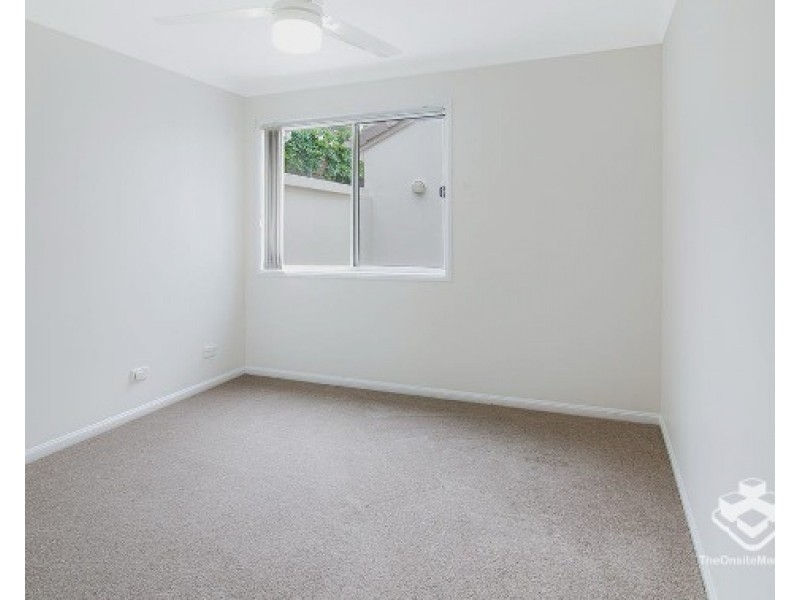 31 Langport Parade, Mudgeeraba QLD 4213