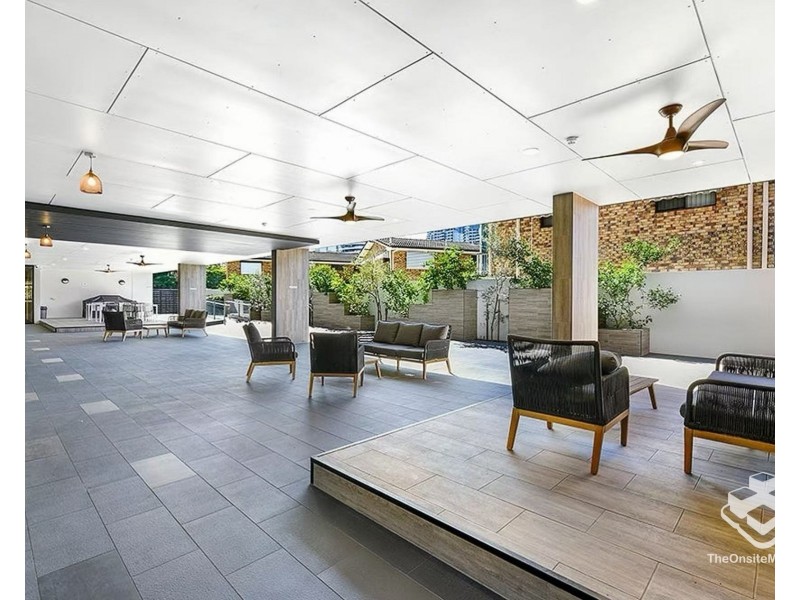 ID:21181149/9 Hooker Boulevard, Broadbeach Waters QLD 4218