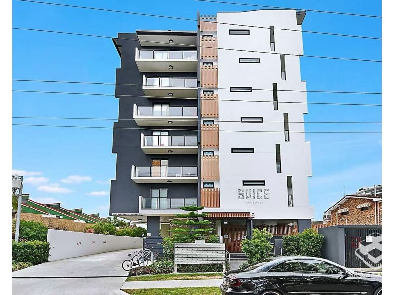 ID:21181149/9 Hooker Boulevard, Broadbeach Waters QLD 4218