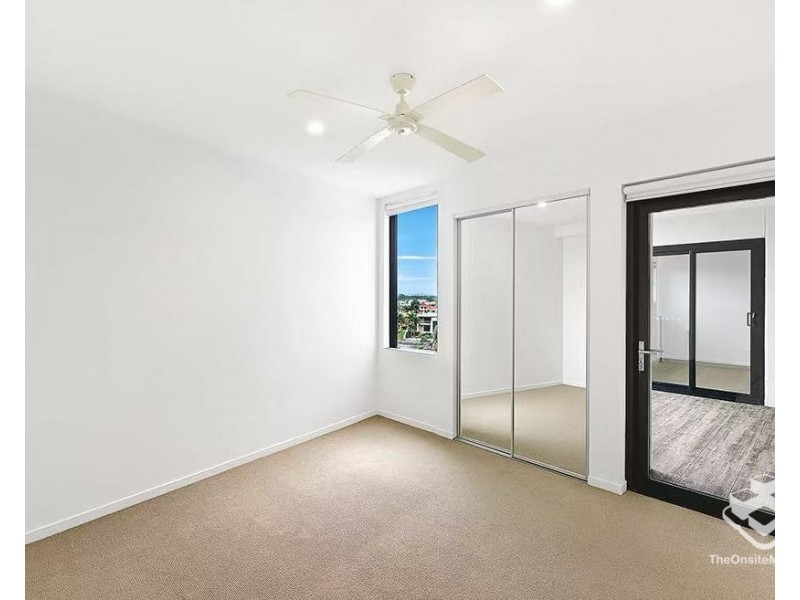 ID:21181149/9 Hooker Boulevard, Broadbeach Waters QLD 4218