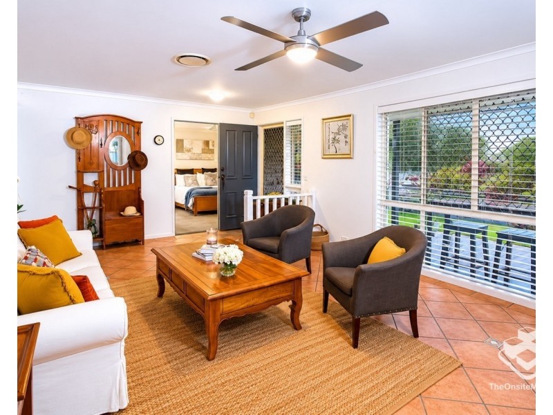 2 Harold Close, Sinnamon Park QLD 4073