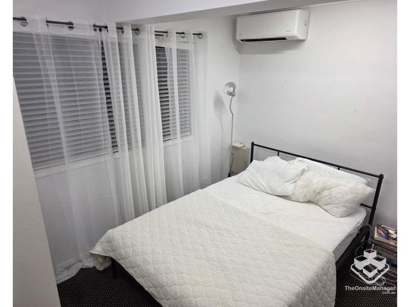 92 Ashmore Road, Bundall QLD 4217